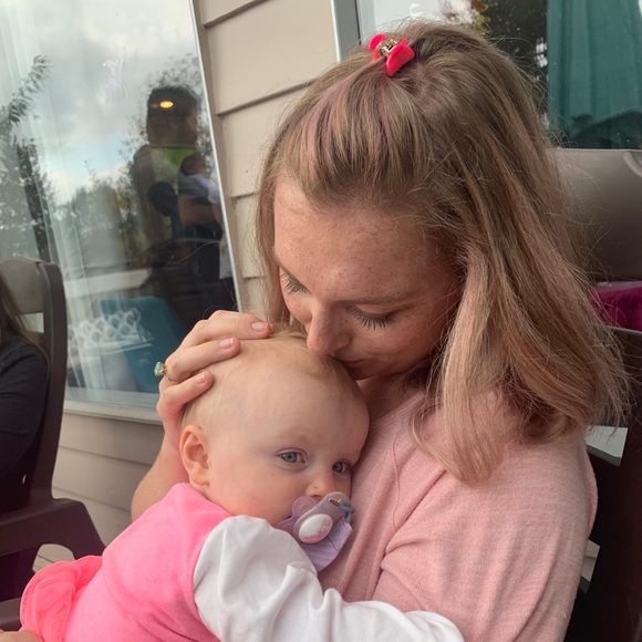 Meet your Posher, Lindsay - Picture 2 of 9